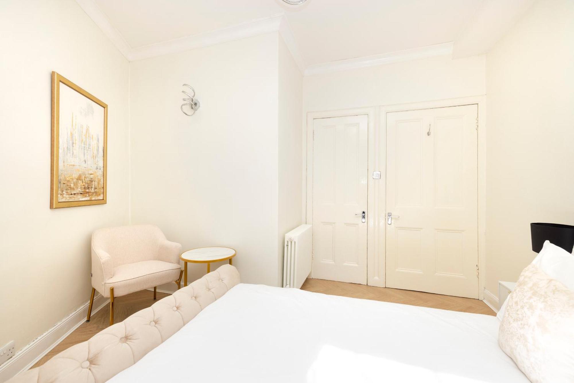 Joivy Modern Flat In City Centre - For Up To 3 Guests Appartement *