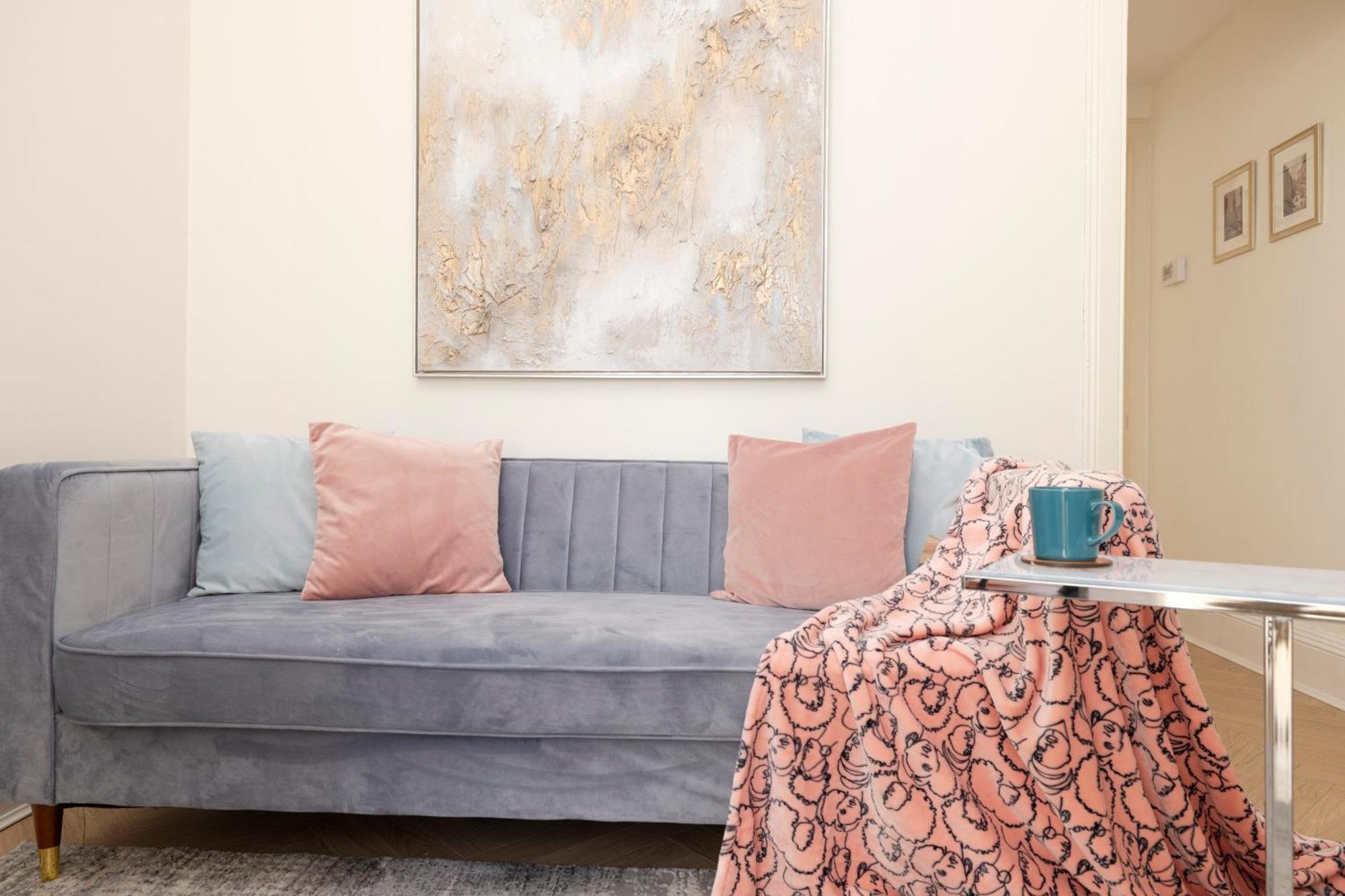 Joivy Modern Flat In City Centre - For Up To 3 Guests EDI