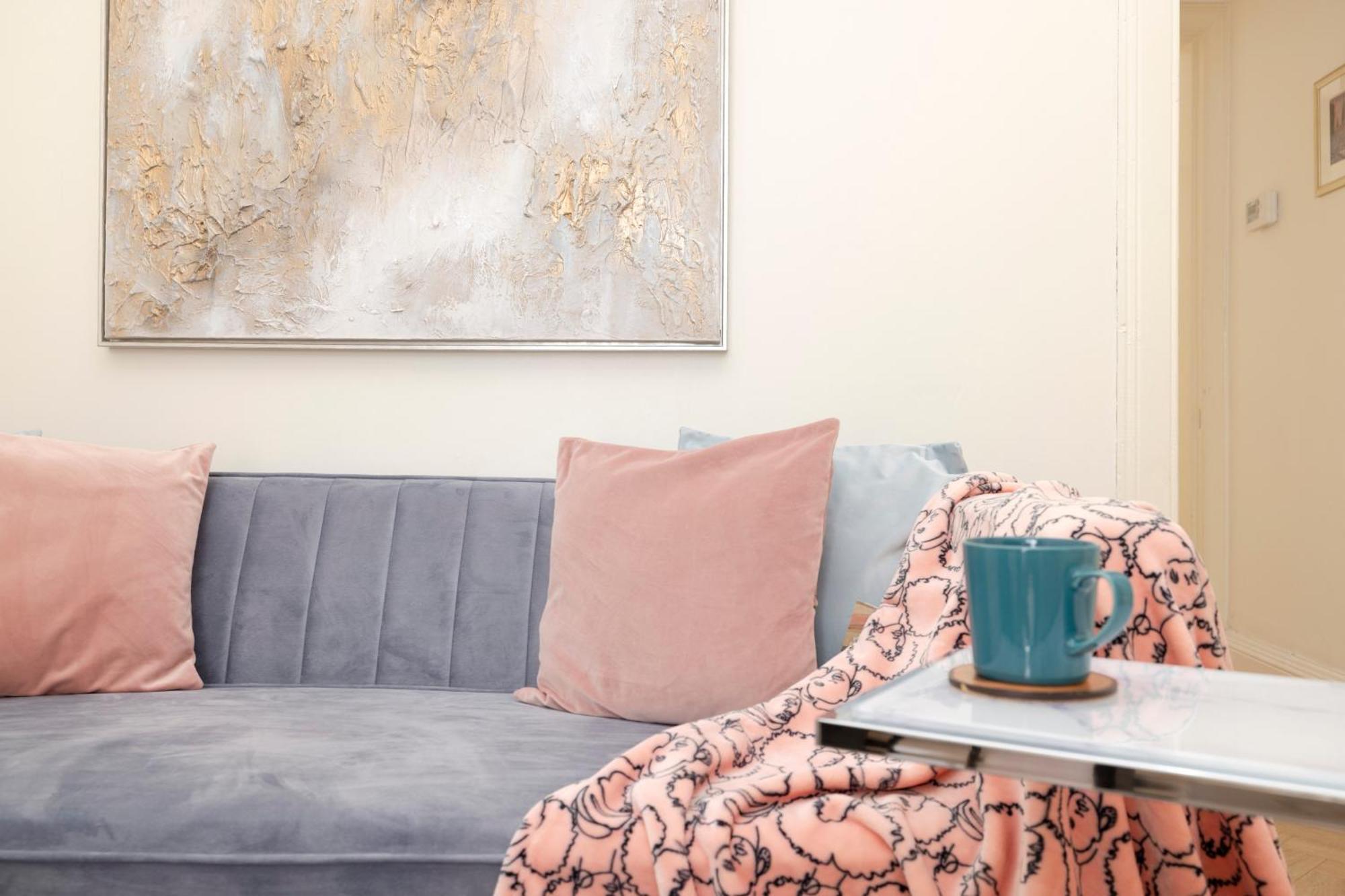 Joivy Modern Flat In City Centre - For Up To 3 Guests Appartement *
